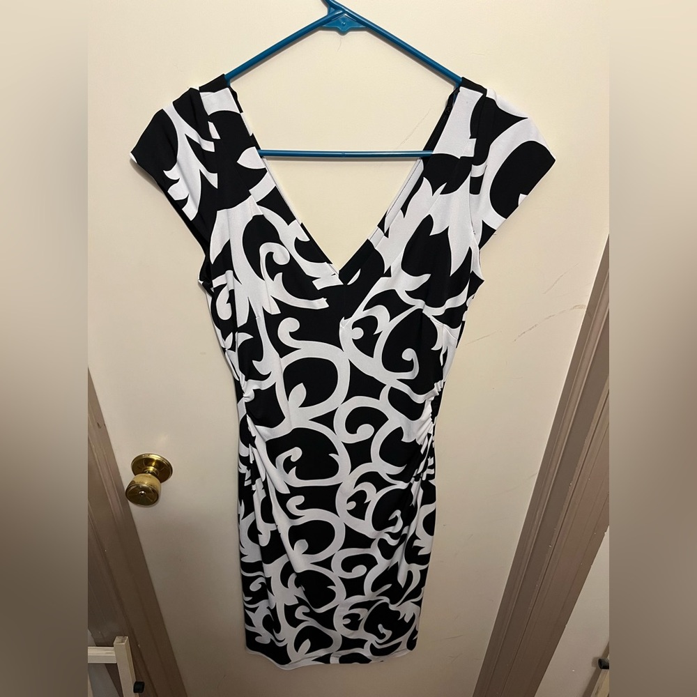 White House Black Market dress, color black & white, size 8